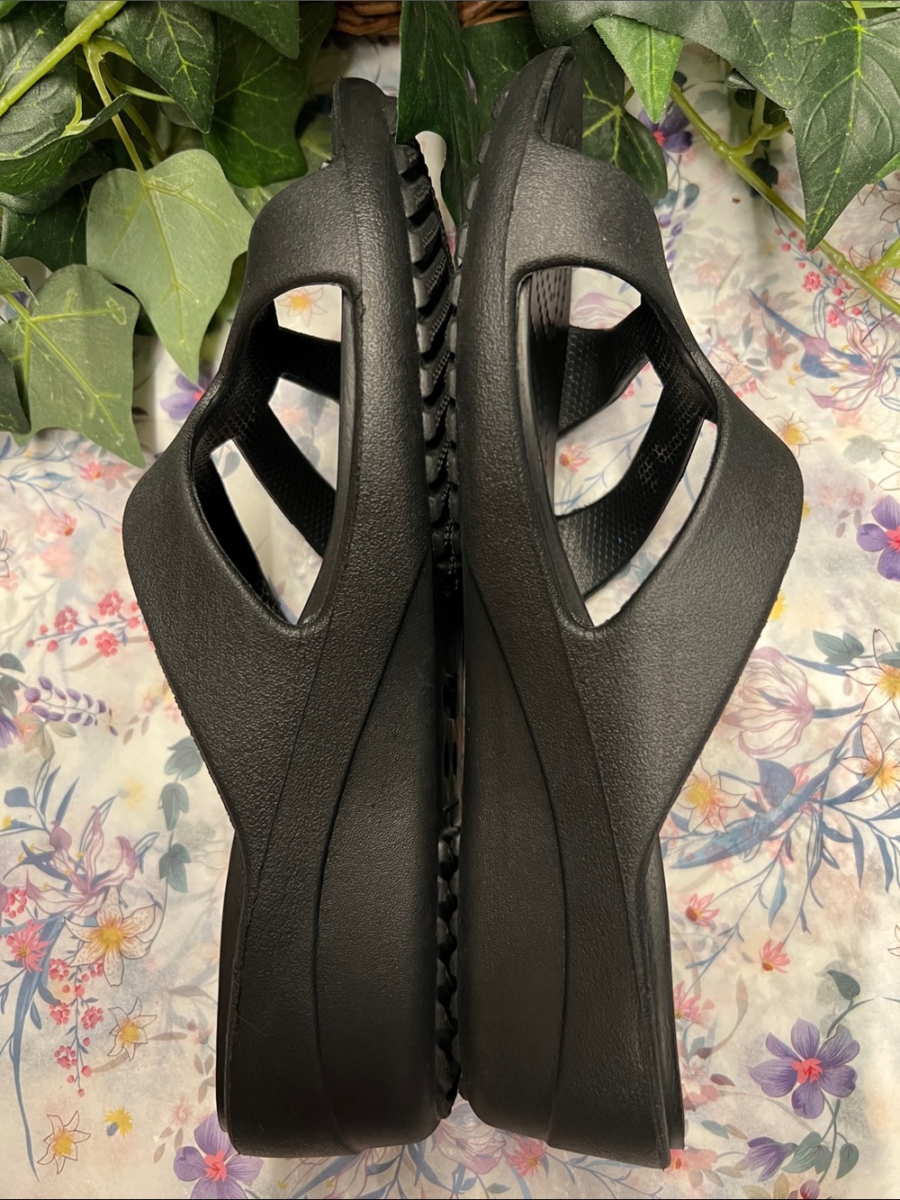 CROCS Black Slip-On Wedge Slide Sandals Size 7 - Picture 5 of 13